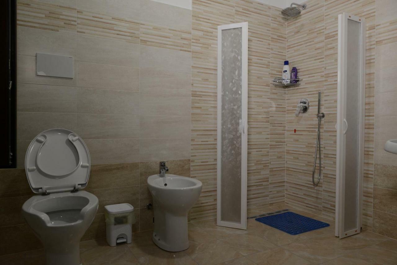 Hotel Oregon Милано Екстериор снимка