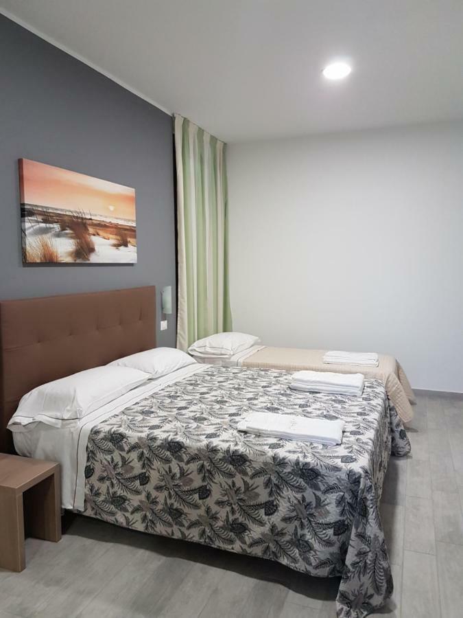 Hotel Oregon Милано Екстериор снимка